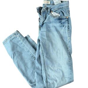 Levi's Classic Light Blue Jeans